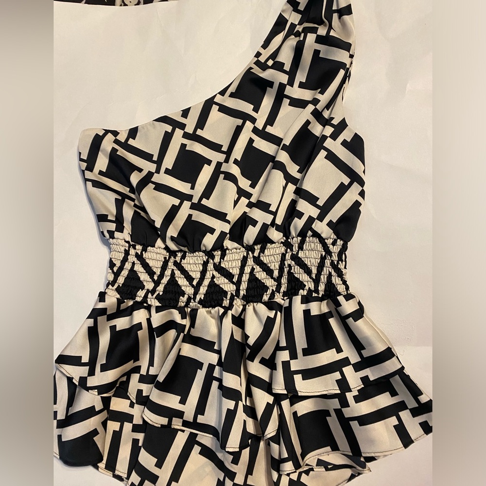 NWT Sugar Lips One Shoulder Womens Top Size M